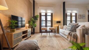 Comfort Apartment, 1 Bedroom | In-room safe, blackout curtains, iron/ironing board, free WiFi