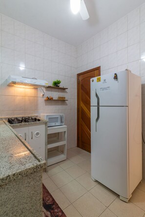 Fridge, microwave, oven, stovetop - Copacabana Refuge Near the Beach | I801 (Rio de Janeiro)
