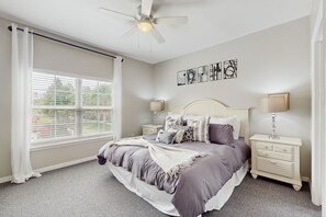 3 bedrooms, iron/ironing board, internet, bed sheets