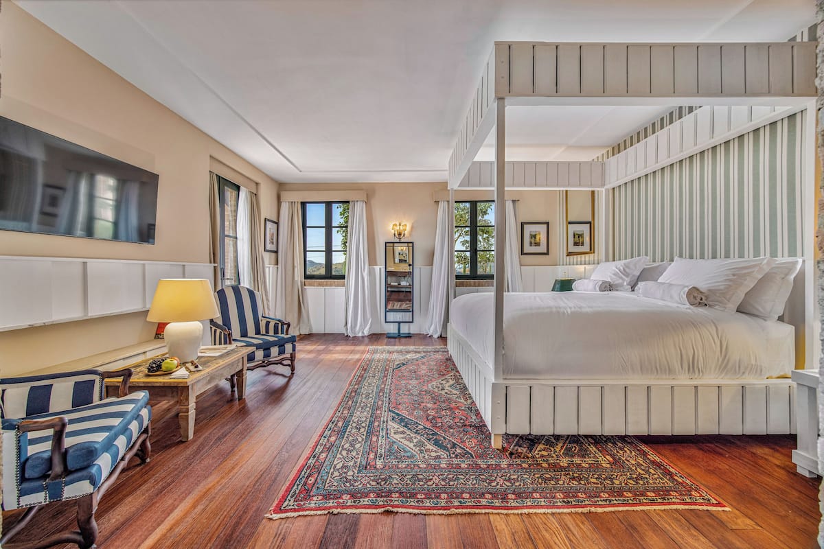 Executive Suite, Garden View | In-room safe, blackout curtains, free WiFi