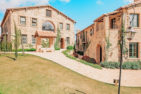 Fachada. Hotel Borgo Del Vino