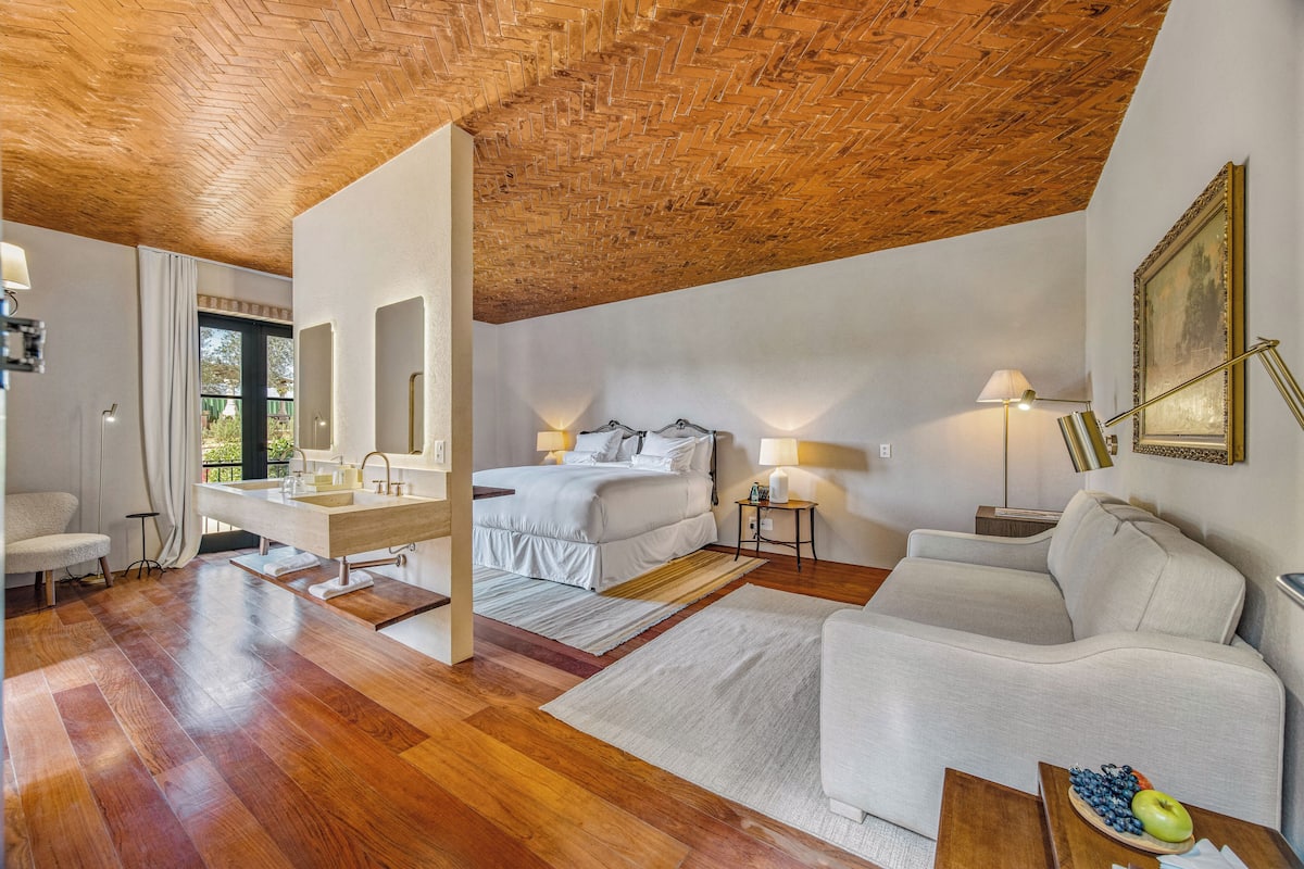 Premium Suite, Garden View | In-room safe, blackout curtains, free WiFi