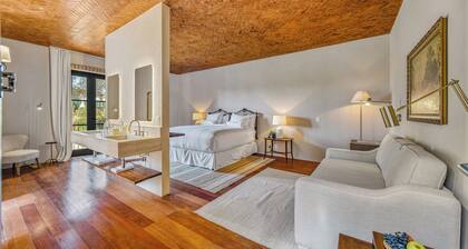 Hotel Borgo Del Vino