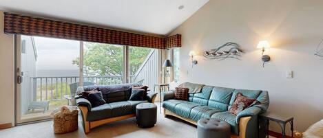 Televisión y chimenea