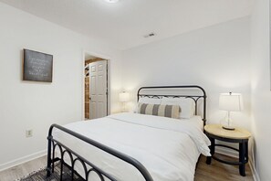 4 makuuhuonetta, internet, vuodevaatteet