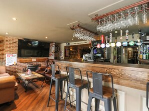 Bar (on property) - Cosy Cottage 3 (Durham)