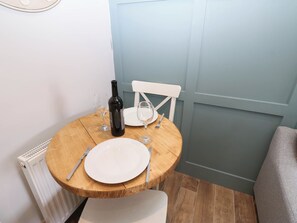 Dining - Cosy Cottage 3 (Durham)