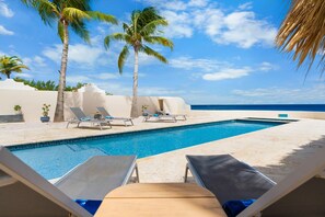 Outdoor pool - Kas di Bon Beis - Spacious Oceanfront Villa with Full A/C (Kralendijk)
