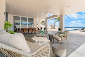 Outdoor dining - Kas di Bon Beis - Spacious Oceanfront Villa with Full A/C (Kralendijk)