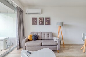 TV connectée de 32 pouces avec chaînes par câble