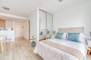 Basic Studio, City View | Iron/ironing board, cots/infant beds, free WiFi, bed sheets - Terre Palermo Hollywood by Argenhost (Buenos Aires)