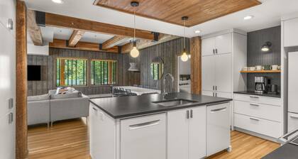 Thunderhead Condo w/ SkiBowl access - private sauna & shared heated pool