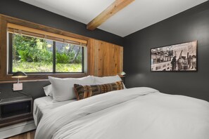 3 bedrooms, internet, bed sheets