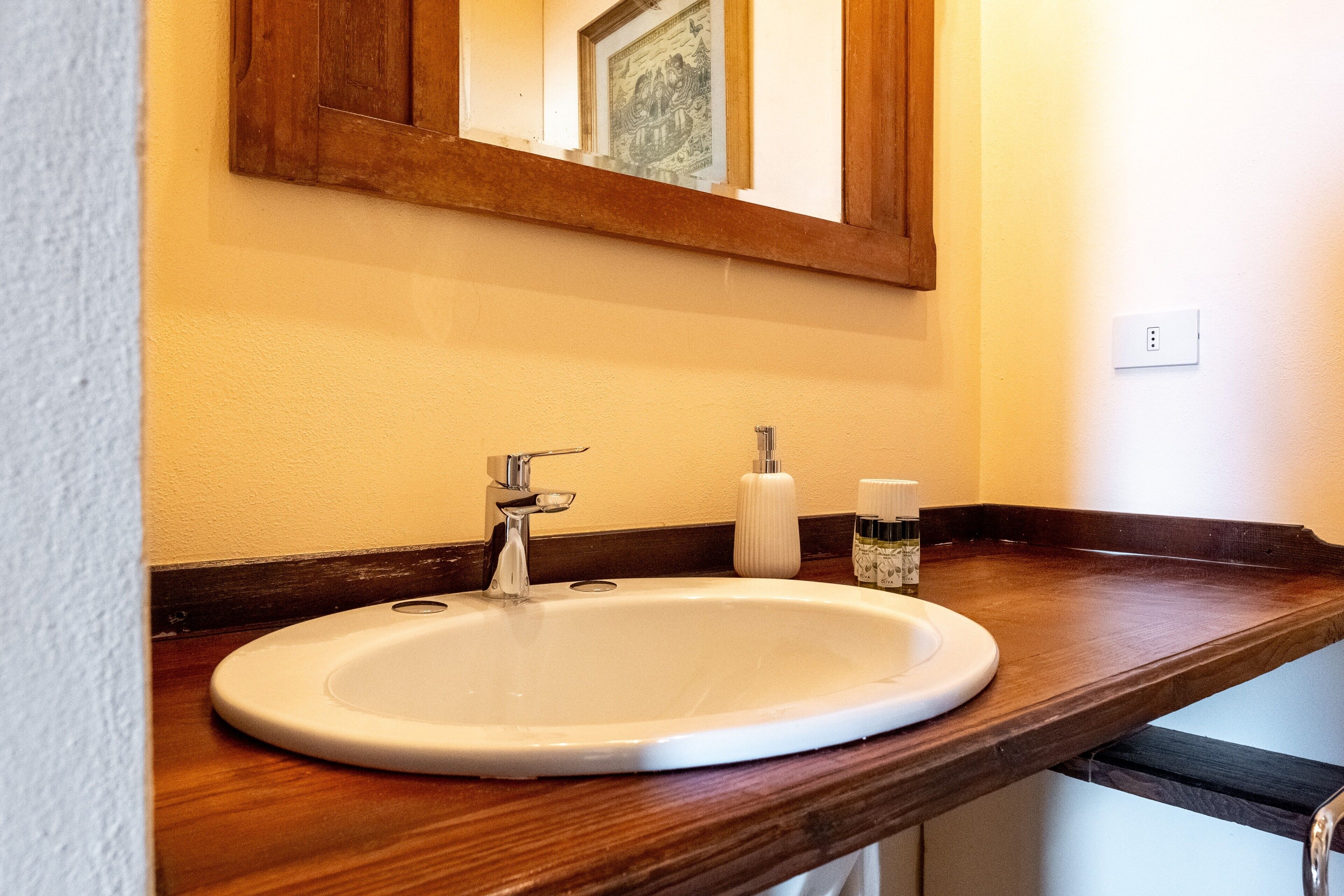 Bruser, hårtørrer, håndklæder