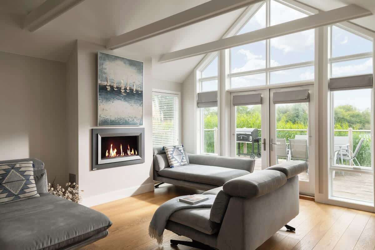 TV, fireplace, offices