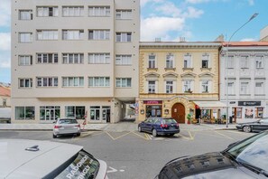 Front of property - Cozy apartments on Křižíkova (Prague)