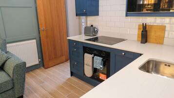 Oppvaskmaskin og kjøkkenutstyr