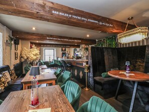 Bar (on property) - Cosy Cottage 4 (Durham)