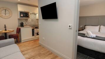 1 Schlafzimmer, individuell dekoriert, individuell eingerichtet