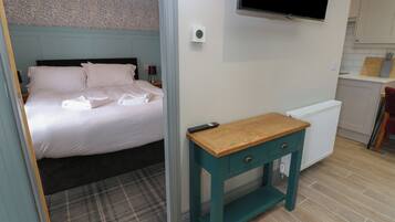 1 bedroom, individually decorated, individually furnished, free WiFi