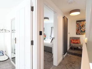 3 bedrooms, individually decorated, individually furnished, free WiFi