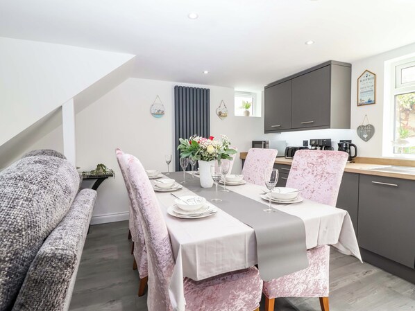 Dining - Lilly's Cottage (Dawlish)