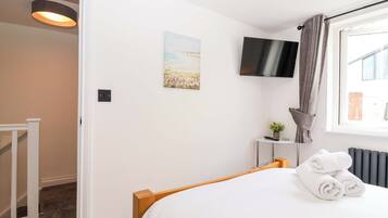 3 quartos, individualmente decorados, individualmente mobiliados