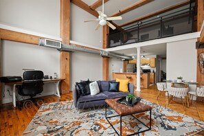 TV connectée, cheminée