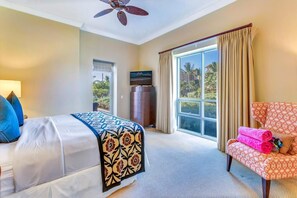 4 chambres, fer et planche à repasser, lit de bébé portatif