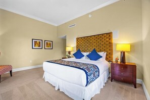 4 habitaciones, tabla de planchar con plancha y cuna de viaje 