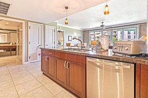 Réfrigérateur, micro-ondes, four, lave-vaisselle