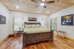 5 slaapkamers, een strijkplank/strijkijzer, internet, beddengoed