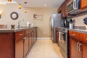 Microwave, oven, dishwasher, coffee/tea maker