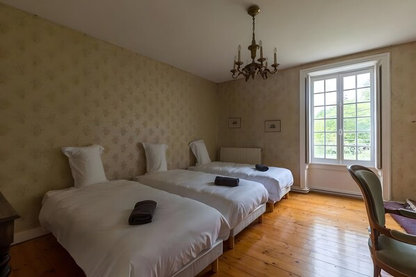 Villa | 6 Schlafzimmer, BĂŒgeleisen/BĂŒgelbrett