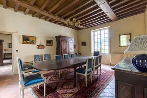 Villa | Dining