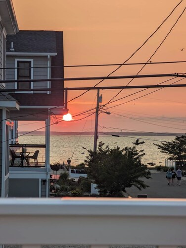 Heart of Beach Haven w/ Bay view