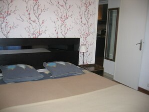 2 bedrooms, WiFi, bed sheets