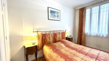 1 chambre, fer et planche à repasser, accès au Wi-Fi (inclus)