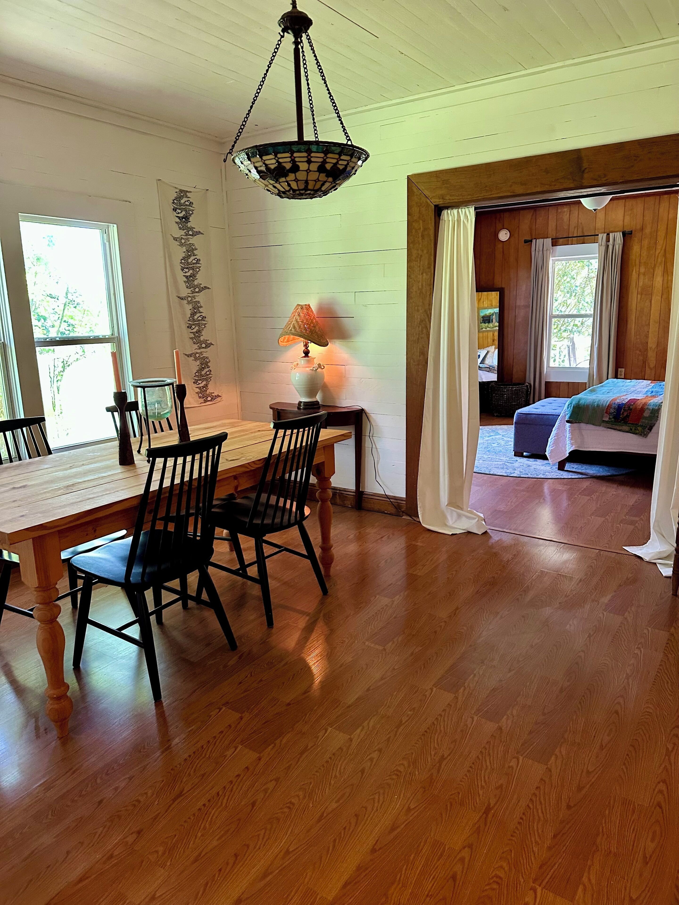 4 bedrooms, bed sheets