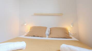 2 slaapkamers, een strijkplank/strijkijzer, wifi, beddengoed