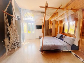Standard Room, Balcony, Garden View | Seterika/papan seterika, Wi-fi percuma