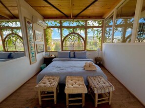 Love Affair | Iron/ironing board, free WiFi