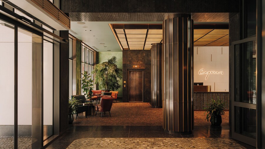 Cyrus Hotel