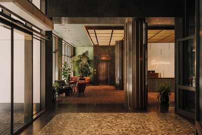Cyrus Hotel