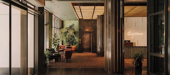 Cyrus Hotel