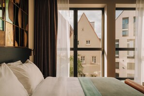 Doppelzimmer, barrierefrei | Zimmersafe, Schreibtisch, laptopgeeigneter Arbeitsplatz