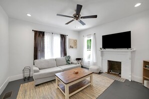 TV, fireplace