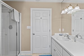 Shower, hair dryer, towels