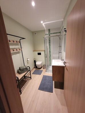 Shower, hair dryer, towels, soap - Studio at the corner of the Fagnes. Direct access to the Hautes Fagnes nature reserve (Waimes)