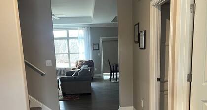 4-bedroom house in peaceful New Albany with AC, fitness room, WiFi